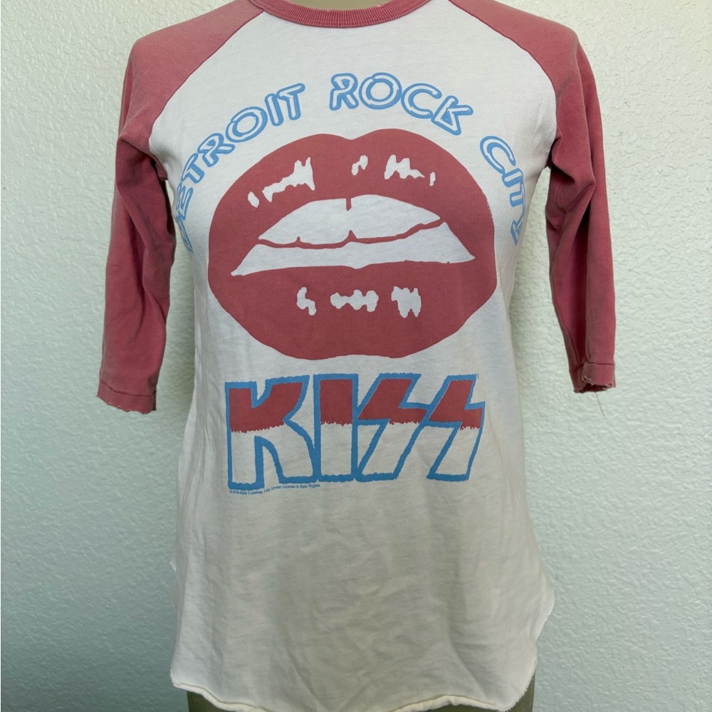 Kiss Long Sleeve Shirt by Junk Food - Pink and White
